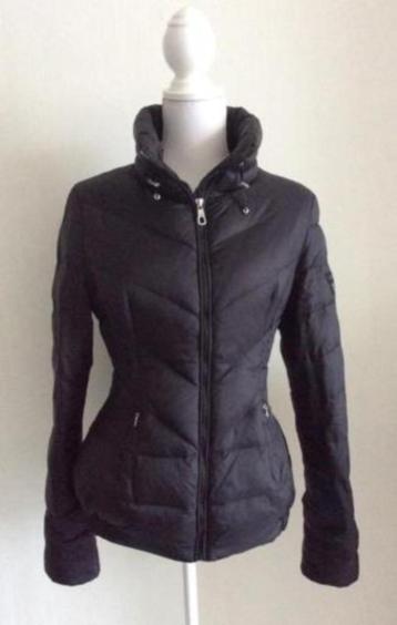 Zwarte warme GUESS Jas maat S! beschikbaar voor biedingen
