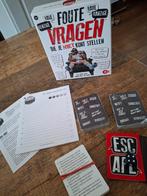 Foute vragen kaartspel  18 +, Hobby en Vrije tijd, Gezelschapsspellen | Bordspellen, Ophalen of Verzenden, Zo goed als nieuw