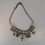 Korte schakelketting + groene, zilverkleurige, beige bedels, Sieraden, Tassen en Uiterlijk, Kettingen, Verzenden, Gebruikt, Groen