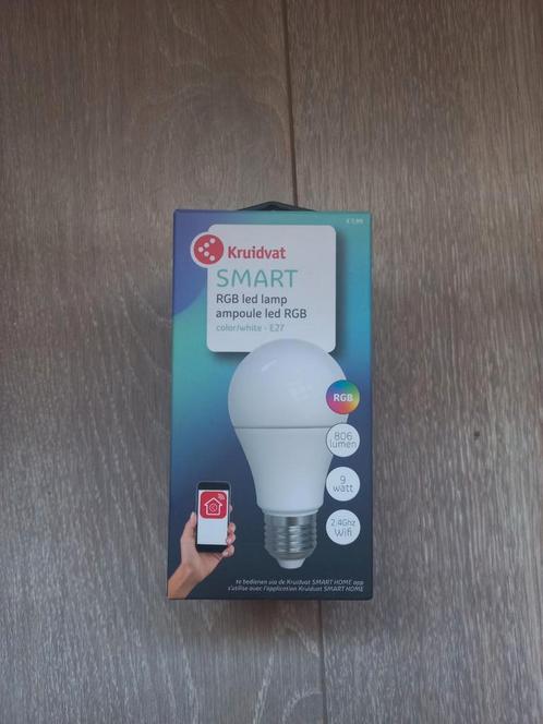 Kruidvat RGB Smart Lamp, Huis en Inrichting, Lampen | Losse lampen, Zo goed als nieuw, Led-lamp, E27 (groot), Ophalen of Verzenden