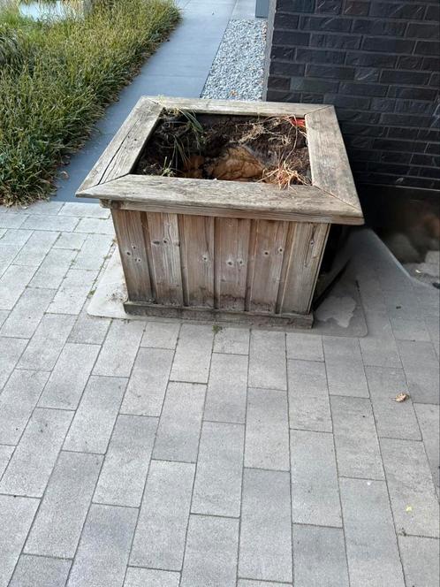 Mooie grote bloembak met isolatie aan binnenzijde, GRATIS, Tuin en Terras, Bloembakken en Plantenbakken, Zo goed als nieuw, Hout
