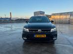 Volkswagen Tiguan 1.4TSI ACT|Highline|Pano|Leder|Virtual|APK, 1800 kg, 4 cilinders, Zwart, Leder