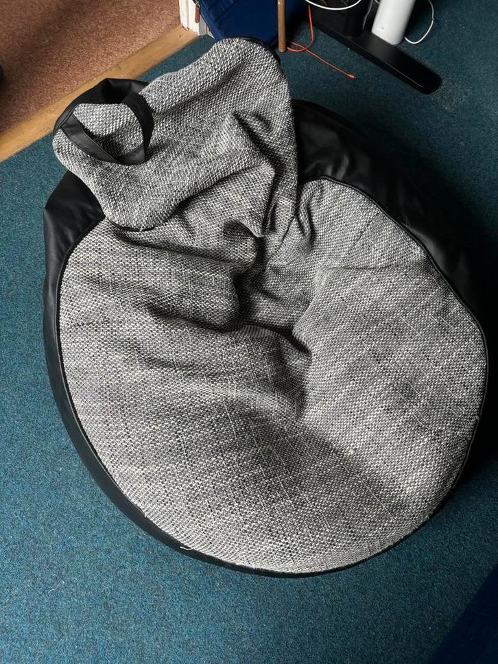 Goed onderhouden IKEA zitzak te koop, Huis en Inrichting, Zitzakken, Zo goed als nieuw, Zitzak, Zwart, Ophalen of Verzenden