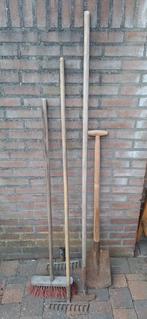 Bezem, hark, schoffel en schep, Ophalen, Gebruikt, Landgoed