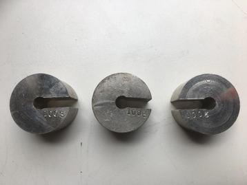3 sleufgewichten 100 gram  beschikbaar voor biedingen