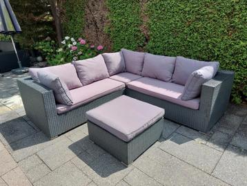 loungeset Inclusief kussens   bezorging is mogelijk!  beschikbaar voor biedingen