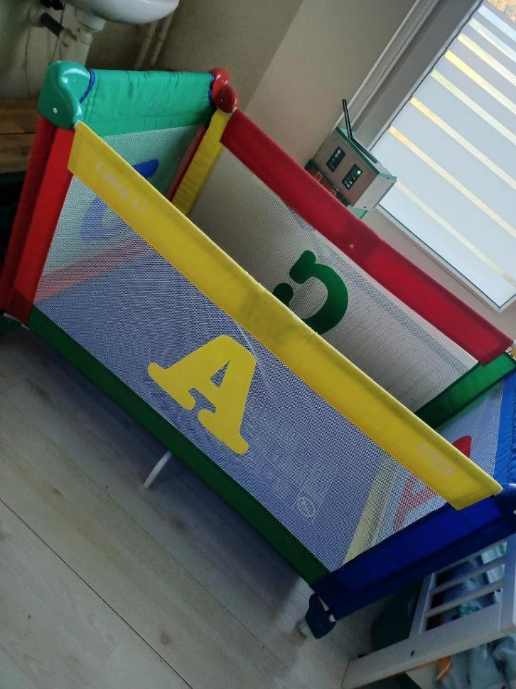 Campingbedje, logeerbedje incl. nieuw matrasje,, Kinderen en Baby's, Babywiegjes en Ledikanten, Zo goed als nieuw, Reisbedje, Ophalen