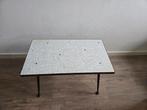 Bijzettafel mozaïek en messing jaren zestig vintage, Huis en Inrichting, Tafels | Bijzettafels, Ophalen, Gebruikt, Vintage, 55 tot 75 cm