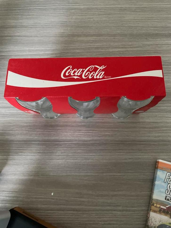 3 Nieuwe Coca Cola Glazen in Originele Verpakking, Huis en Inrichting, Keuken | Servies, Nieuw, Glas of Glazen, Overige stijlen