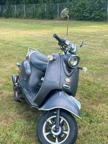 Iva venti snor scooter met kenteken! beschikbaar voor biedingen