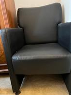 Zwarte fauteuil, Ophalen, Minder dan 75 cm, Leer, Zo goed als nieuw