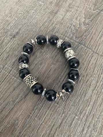 Partij 15 stuks mooie armbanden zwart A106 beschikbaar voor biedingen