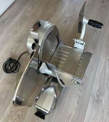 Degelijke Berkel 834 snijmachine beschikbaar voor biedingen