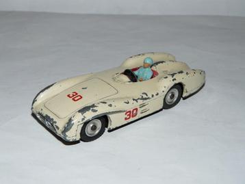 Dinky Toys - 237 - Mercedes Benz Raceauto Spun Hubs beschikbaar voor biedingen