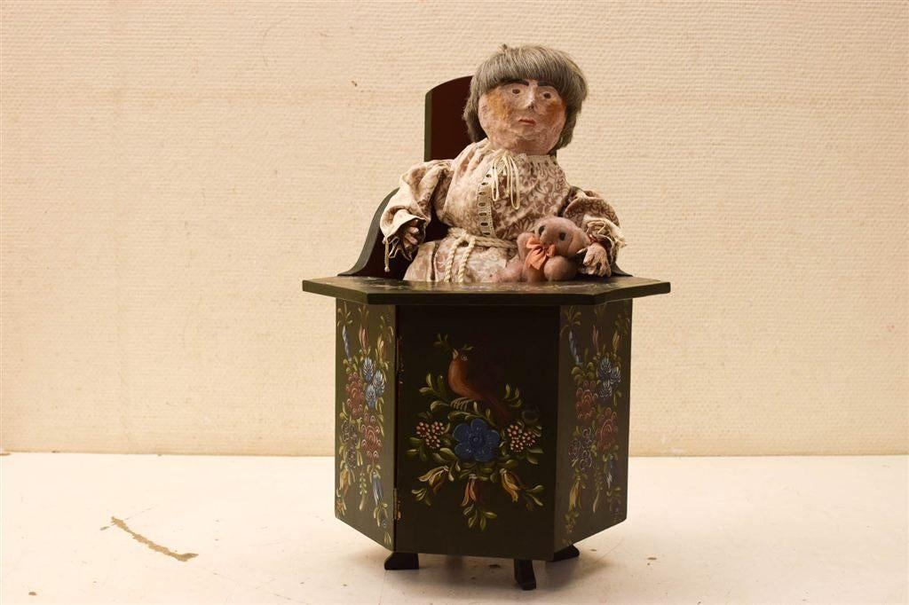 Hindeloopen poppenstoel 49795, Verzamelen, Poppen, Gebruikt, Pop, Ophalen of Verzenden