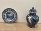 Blauw Bord en Vaas met Deksel, Ophalen