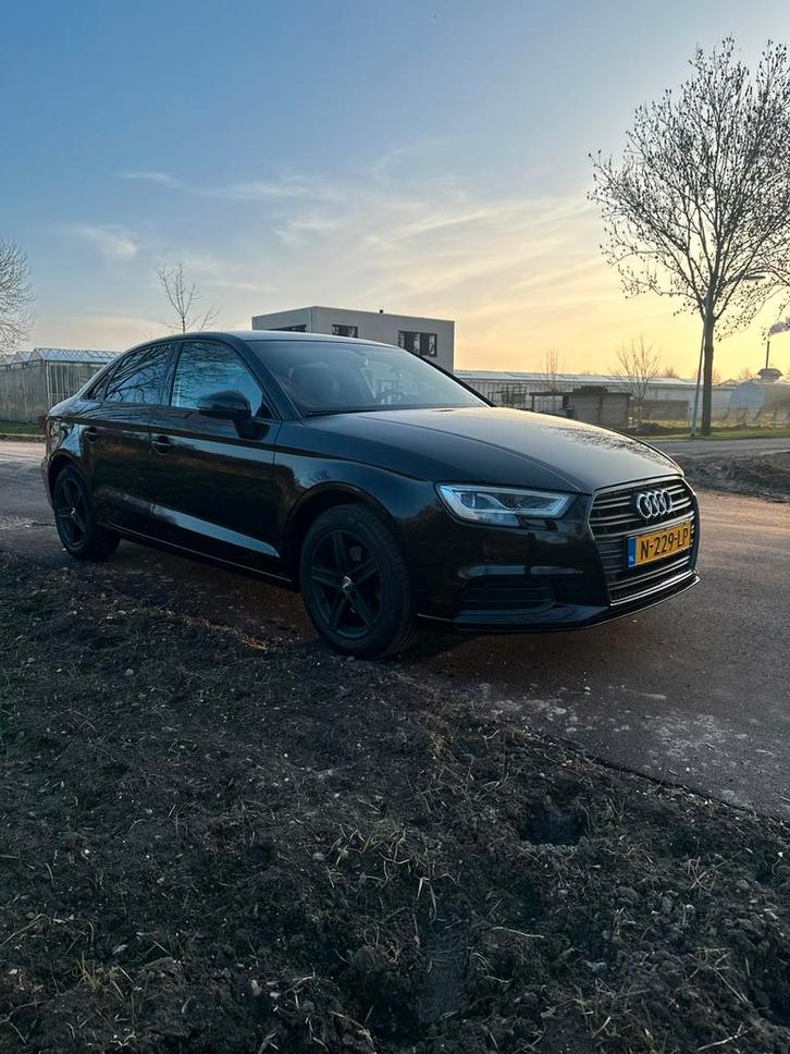 Audi A3 COD Sedan 2017 Zwart, Auto's, Audi, Particulier, A3, Airbags, Airconditioning, Bluetooth, Bochtverlichting, Boordcomputer