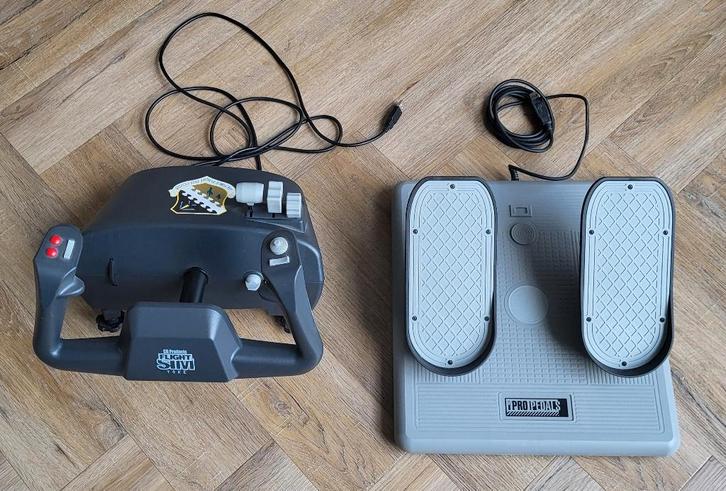 CH products flight sim yoke & rudder pedals, Computers en Software, Joysticks, Zo goed als nieuw, Ophalen of Verzenden