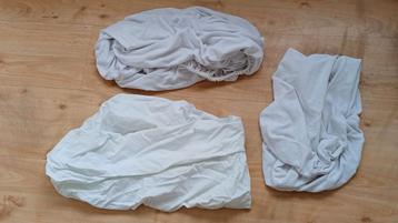 3 kleine hoeslakens  beschikbaar voor biedingen