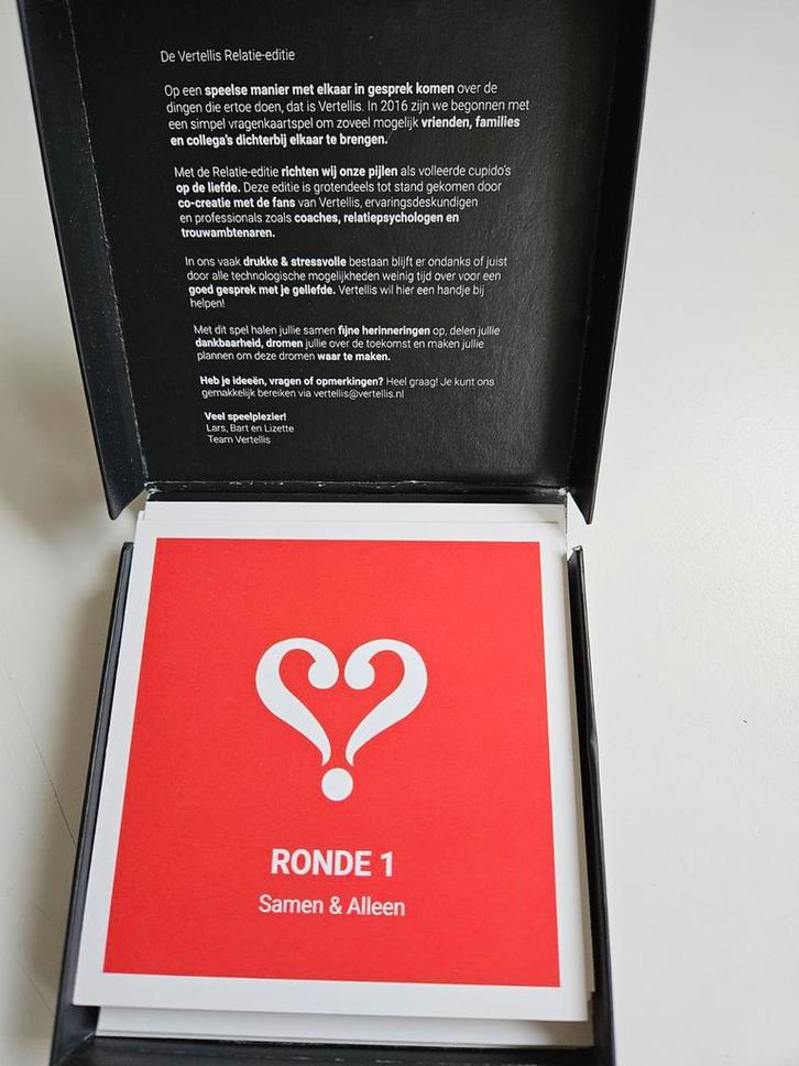 Vertellis Relatie Editie - Kaartspel voor Koppels, Hobby en Vrije tijd, Gezelschapsspellen | Bordspellen, Nieuw, Een of twee spelers