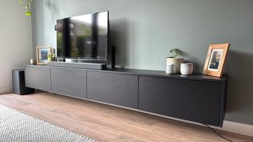 Tv meubel 260x36x33 zwart beschikbaar voor biedingen
