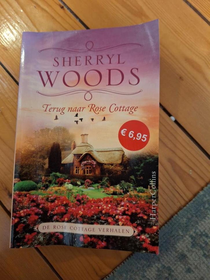 Terug naar Rose Cottage - Sherryl Woods, Boeken, Romans, Zo goed als nieuw, Nederland, Ophalen of Verzenden