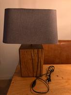 Unieke lamp met meerpaal voet en taupe kap, Ophalen, Zo goed als nieuw, Hout, 50 tot 75 cm