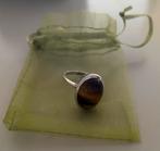 Nieuwe zilveren ring met tijgeroog, maat 20, 20 of groter, Nieuw, Ophalen of Verzenden, Met edelsteen