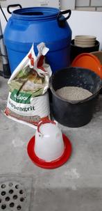 Voerton met gemeng granen/ grit/ legkorrel/ watertoren, Dieren en Toebehoren, Ophalen, Drinken en Voederen