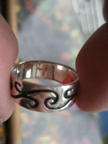 ring, 925 zilver met sierlijk motief, maat 17mm beschikbaar voor biedingen