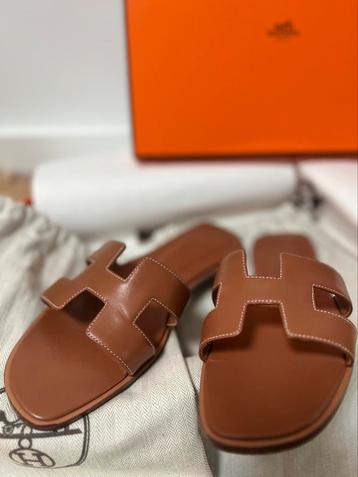 Hermes Oran slippers  beschikbaar voor biedingen