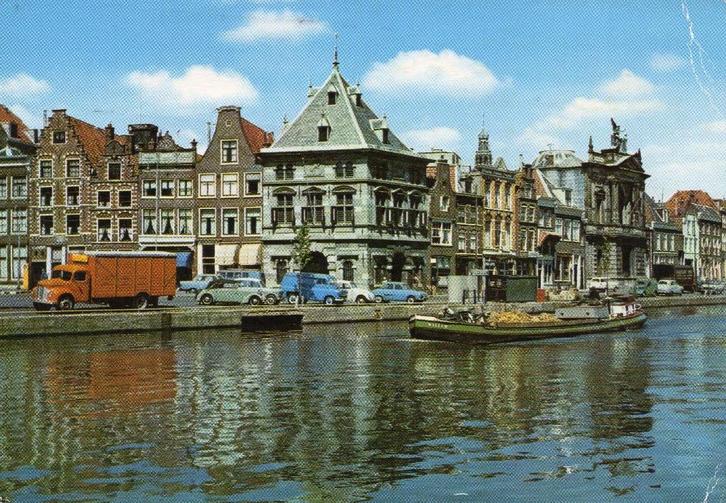 AK Haarlem Spaarne truck Renault Bedford VW vrachtschip, Verzamelen, Ansichtkaarten | Nederland, Gelopen, Noord-Holland, 1960 tot 1980