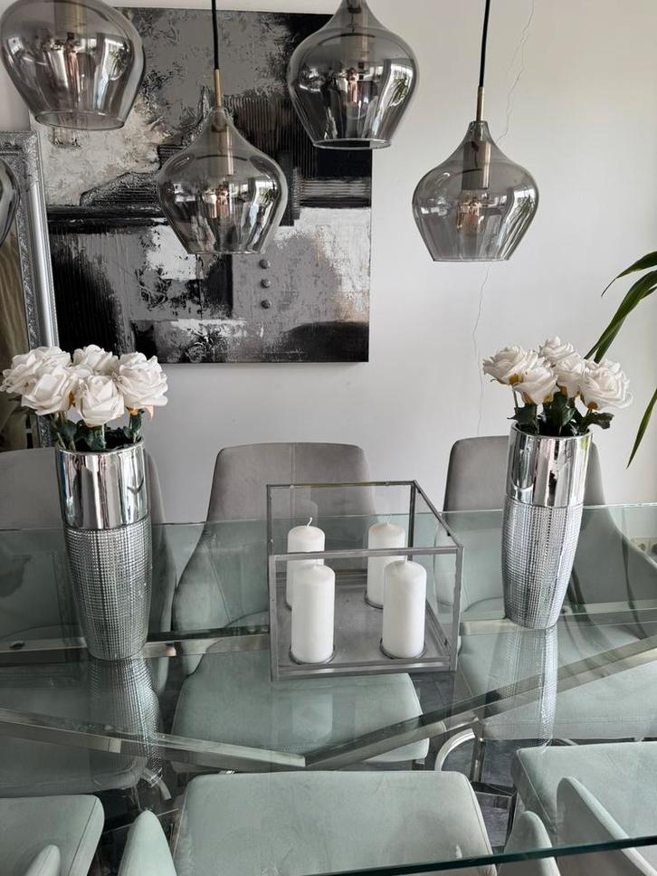 Twee zilveren hoge vazen glimmend ZGAN!, Huis en Inrichting, Woonaccessoires | Vazen, Zo goed als nieuw, Overige kleuren, 50 tot 75 cm