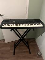 Roland E-28 keyboard met onderstel en pedaal., Ophalen, Roland, Met standaard, 61 toetsen