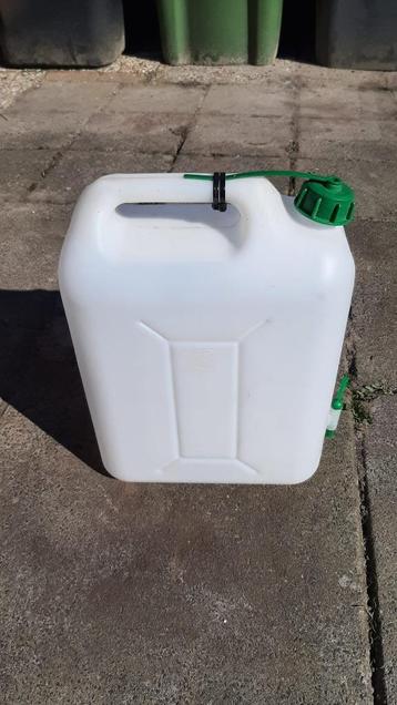 Jerry can (geschikt voor water) beschikbaar voor biedingen