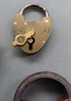 Om 1850 - 1925 Hangsloten Sloten Hang Sluitwerk Slot Sleutel, Antiek en Kunst, Antiek | Gereedschap en Instrumenten, Ophalen of Verzenden
