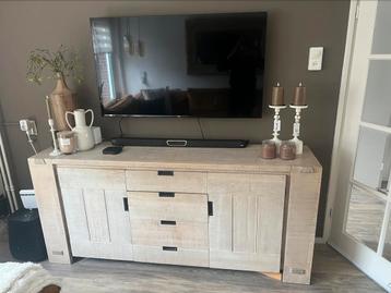 Dressoir en Salontafel gratis af te halen