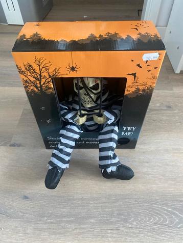 Halloween Decoratie - Gevangen Skelet beschikbaar voor biedingen