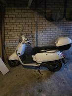 Kymco Like 2009 - Nieuwe accu, incl. helm, Fietsen en Brommers, Scooters | Yamaha, Gebruikt, Overige modellen, Maximaal 45 km/u