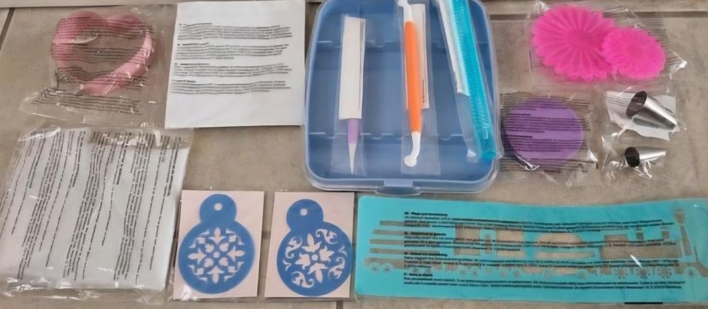 Taart Decoratie Set - Nieuwstaat, Hobby en Vrije tijd, Taarten en Cupcakes maken, Zo goed als nieuw, Versiering, Taarten of Cupcakes