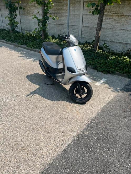 Zip type 3, Fietsen en Brommers, Scooters | Piaggio, Zo goed als nieuw, Zip, Ophalen