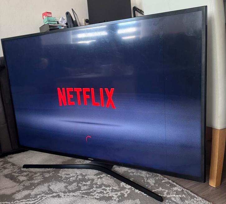 Samsung Smart TV 52”  Ultra HD - werkt prima (lichte streep), Audio, Tv en Foto, Televisies, Zo goed als nieuw, 100 cm of meer