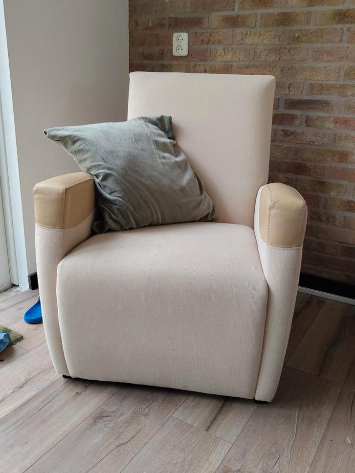 Crèmekleurige gebruikte fauteuil - Zitgedeelte goed!, Huis en Inrichting, Fauteuils, Gebruikt, 50 tot 75 cm, Minder dan 75 cm