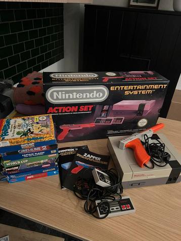 Originele Nintendo NES design 1985 - alles compleet! beschikbaar voor biedingen