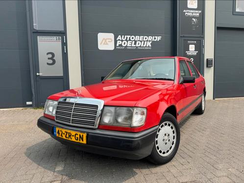 Mercedes-Benz 200-Serie 2.3 230 E AUT K6 1987 Rood, Auto's, Mercedes-Benz, Bedrijf, 200-Serie, ABS, Airbags, Lichtmetalen velgen