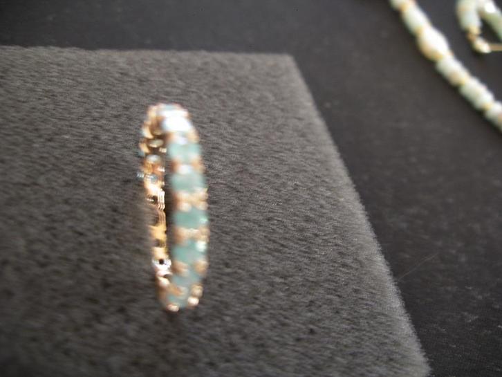 Een mooie Goud Vergulde Ring met Aqua Jade edelsteentjes, Sieraden, Tassen en Uiterlijk, Antieke sieraden, Ring, Goud, Met edelsteen