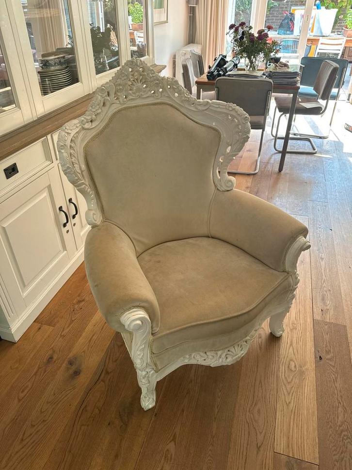Charmante fauteuil met antieke uitstraling, Huis en Inrichting, Fauteuils, Gebruikt, Hout, 75 tot 100 cm, 75 tot 100 cm, Ophalen