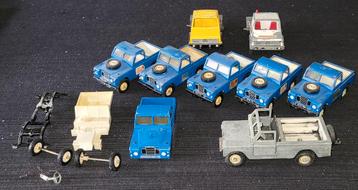 Britains Toys

Land Rovers
6x
S. W. 
1x L. W.  2x Unimog beschikbaar voor biedingen