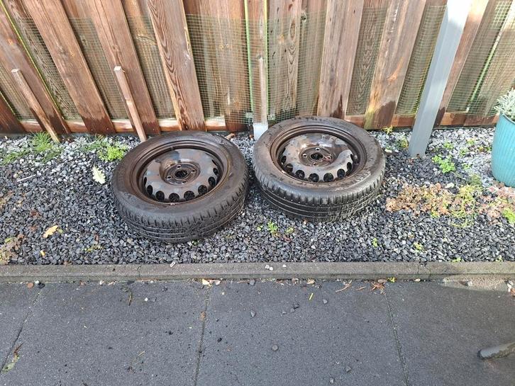 Toyota Aygo stalen velgen met banden – 2 mm profiel, Auto diversen, Auto-accessoires, Gebruikt, Ophalen