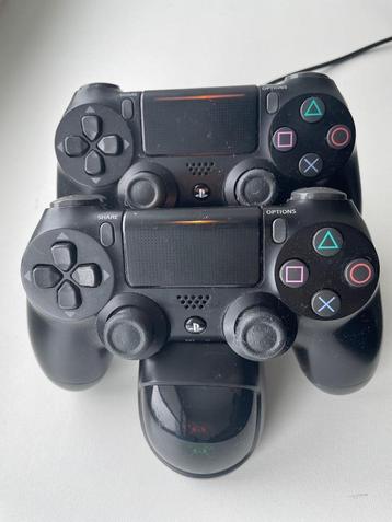 Elecgear laadstation voor twee Playstation 4-controllers beschikbaar voor biedingen